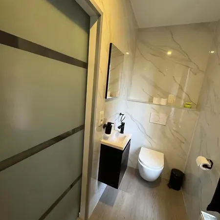 Chic Design And Modern Comfort - 1br With Sofa Bed Apartament *